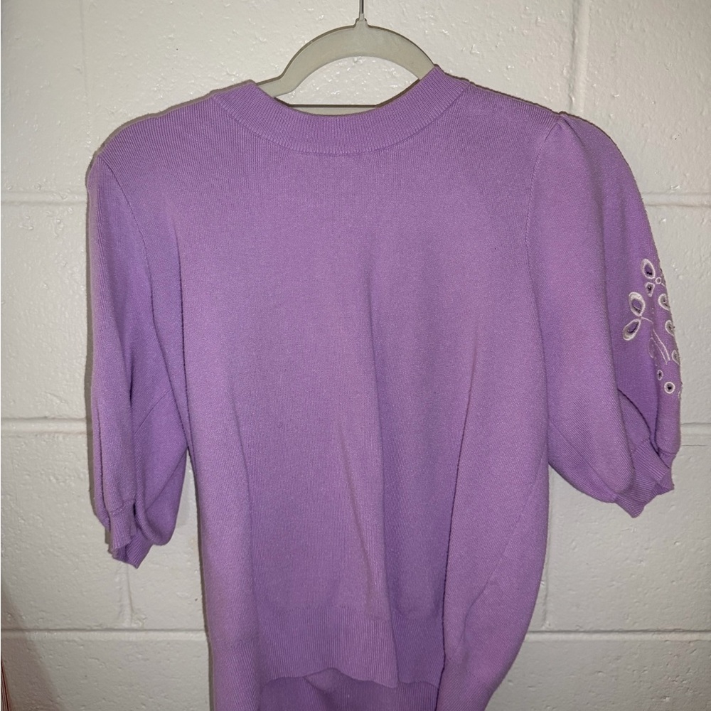 Gently worn, Purple Short Sleeve Women's Top, Flower Detailing